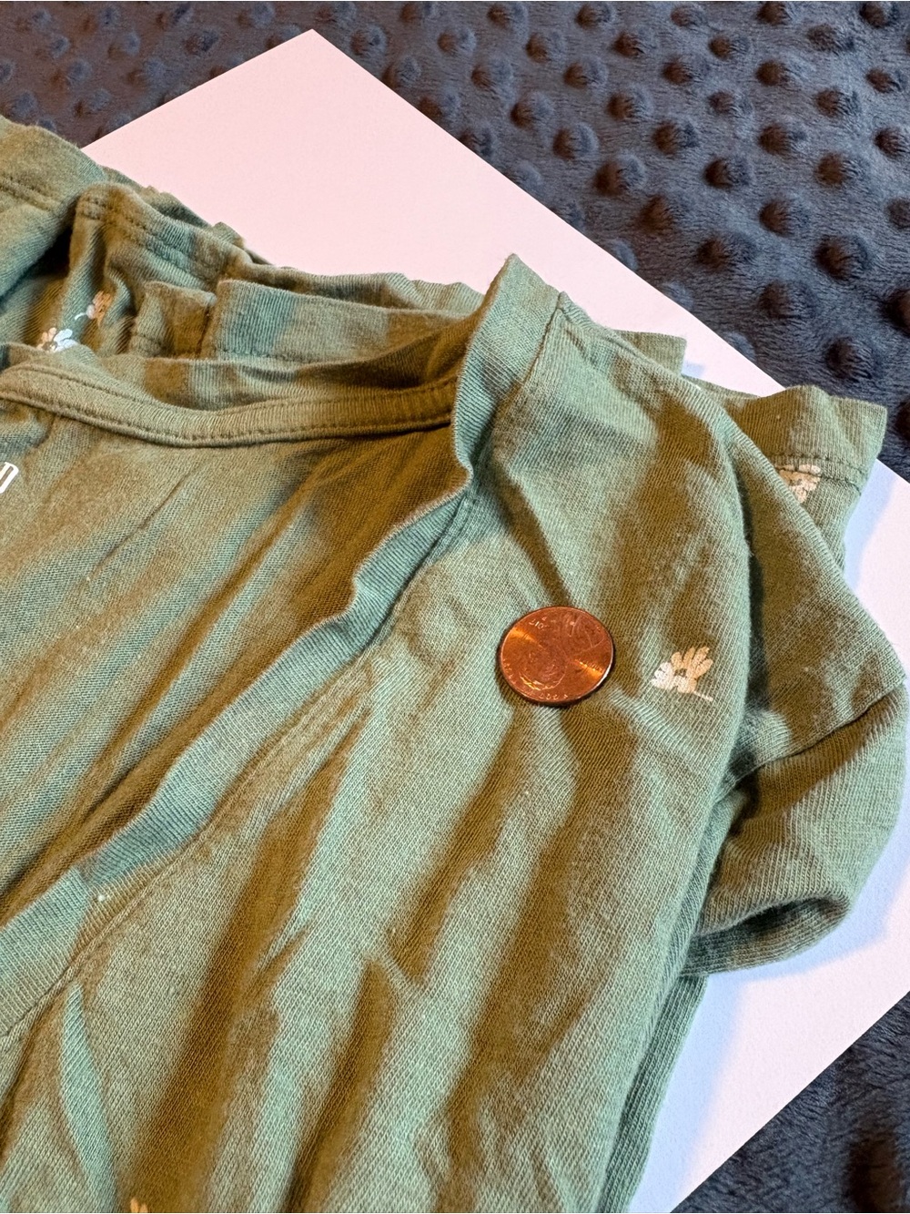 Two Gap Favorite V-Neck T-Shirts - Picture 5 of 5